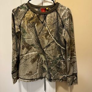 She Outdoor Apparel Womens Small Love Sleeve Sleeve Camo Shirt